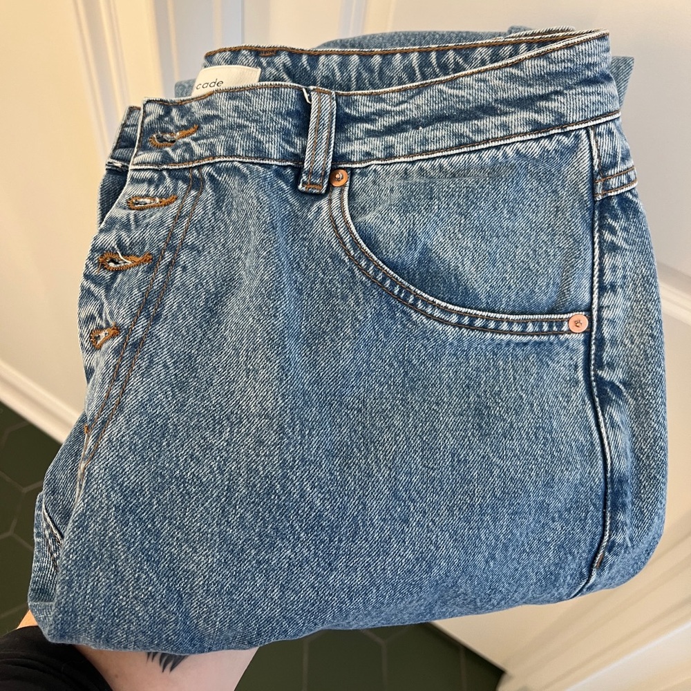 Decade Studio Bonnie Taper Jeans in Rio